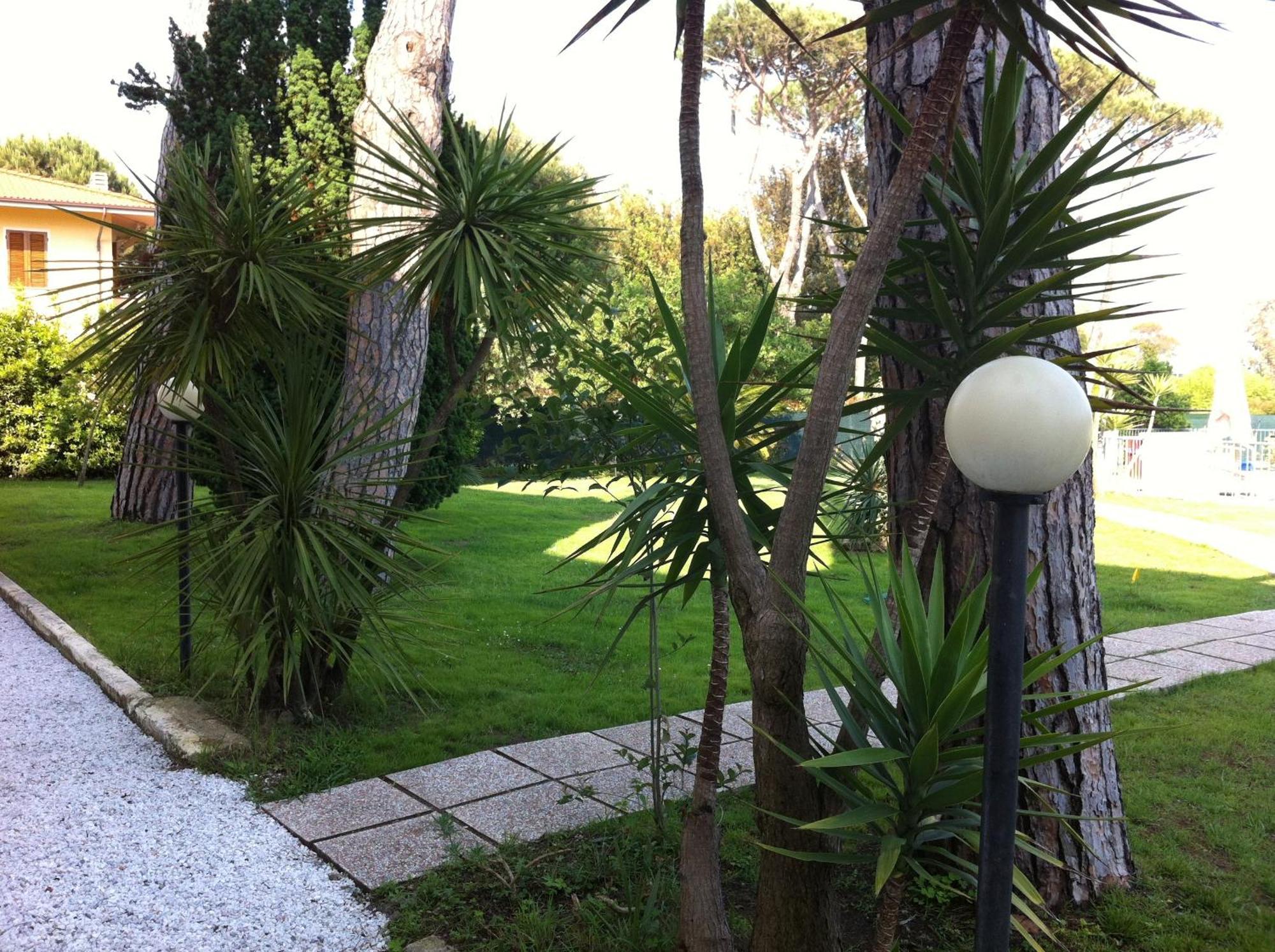 Hotel La Palma Lido di Camaiore Exterior photo