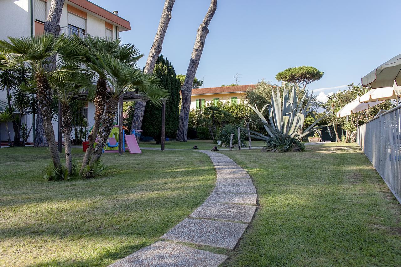 Hotel La Palma Lido di Camaiore Exterior photo