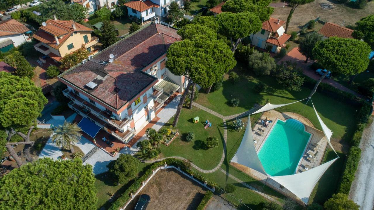 Hotel La Palma Lido di Camaiore Exterior photo