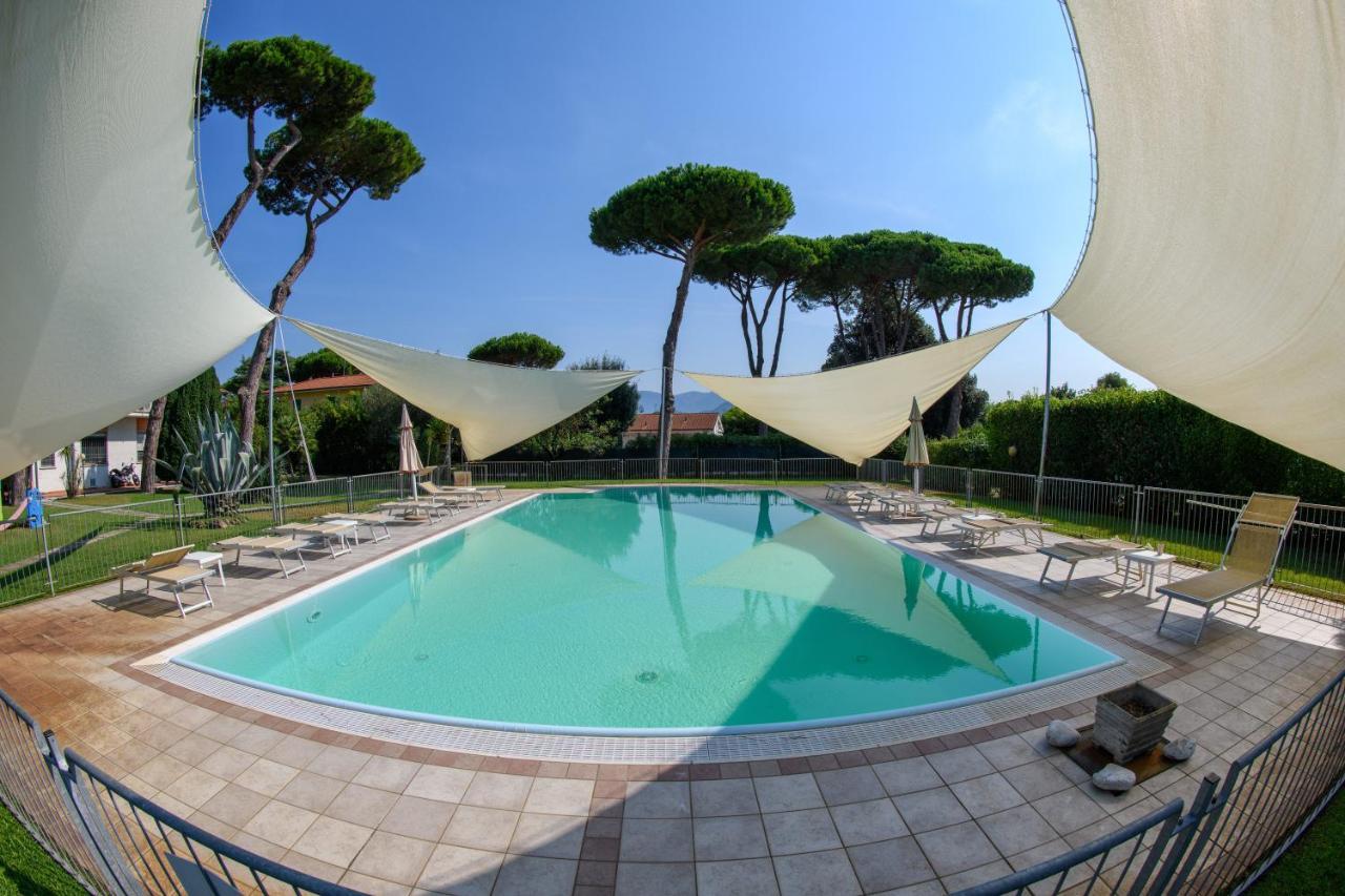 Hotel La Palma Lido di Camaiore Exterior photo